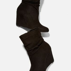 NEW Invisible Wedge Slouch Booties JustFab Saundra